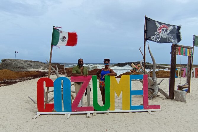 Buggy tour of the bars of Cozumel, Mexico - Stop 4, Bar la Gitana: beer, atmosphere, and live music