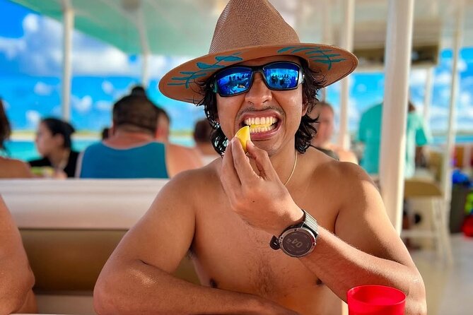 Catamaran Excursion + Open bar + Snorkeling at El Cielo - Stop 1: Columbia Reef, built for the first snorkeling hour