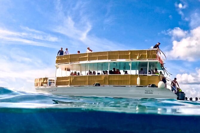 Catamaran Excursion + Open bar + Snorkeling at El Cielo - Stop 4: El Cielito Beach, shallow water plus an in-water bar