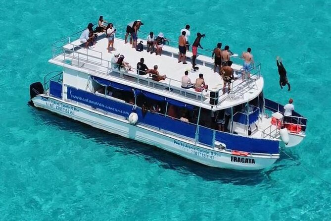 Catamaran in Cozumel with snorkeling at El Cielo and open Bar - The onboard meal: when grilled chicken hits after snorkeling