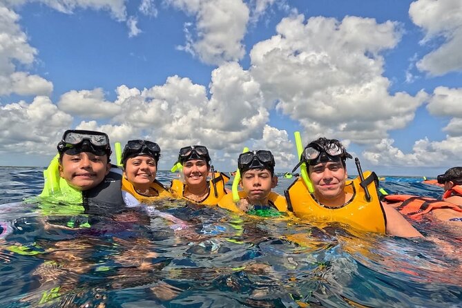 Catamaran in Cozumel with snorkeling at El Cielo and open Bar - Getting checked in at the Anchor of Cozumel pier, without losing your mind