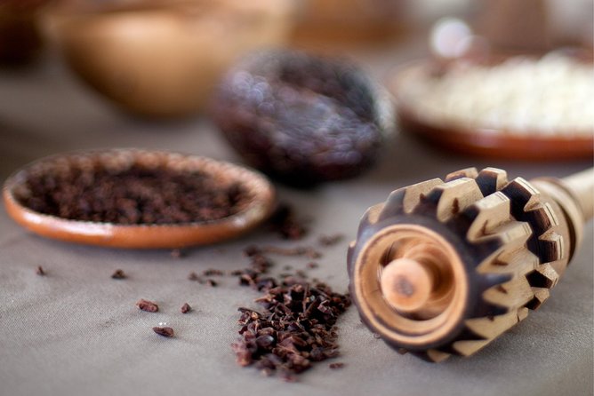 Chocolate Seaside Workshop & Wine Tasting - The Mayan-style chocolate workshop: what you actually do