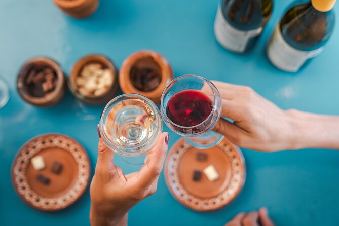 Chocolate Seaside Workshop & Wine Tasting - The people factor: guides, pace, and the small-group feel