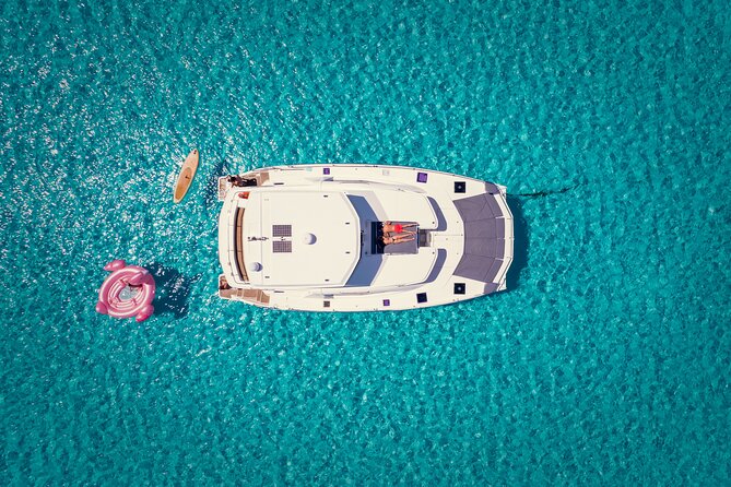 Cozumel All Inclusive: Coast & Relax 4h on 51' Leopard - Food and premium bar: what you actually get, and how to plan your appetite