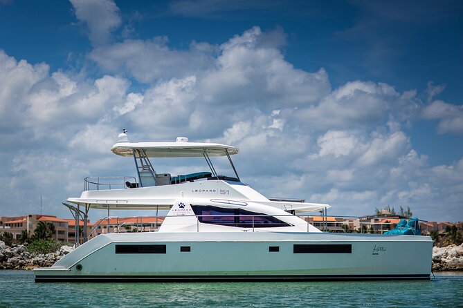 Cozumel All Inclusive: Coast & Relax 4h on 51' Leopard - Snorkeling, SUPs, and inflatables: how to use the water time like a pro