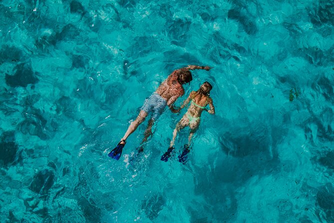 Cozumel All Inclusive: Coast & Relax 4h on 51' Leopard - Private yacht comfort: flybridge sun versus lounge shade