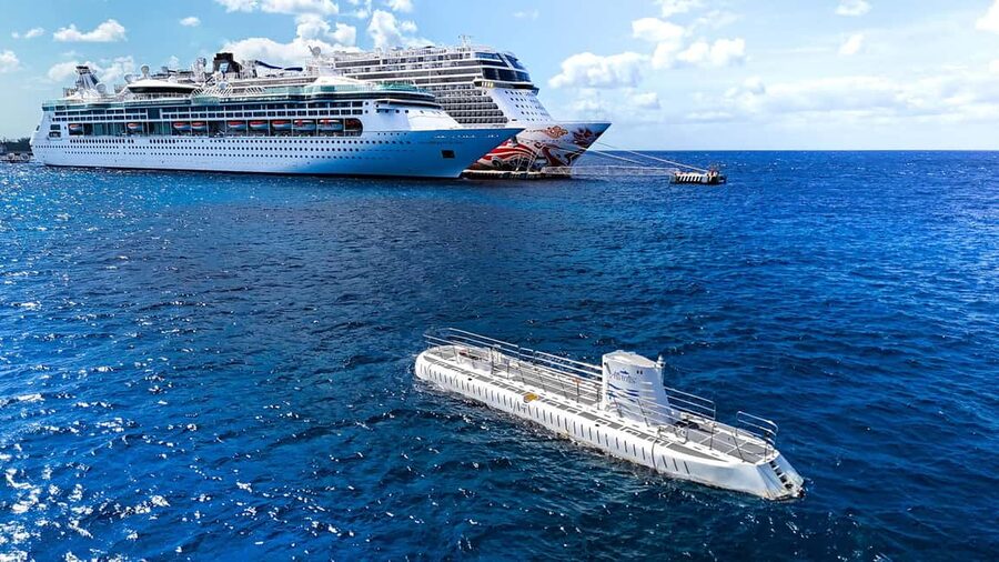 Cozumel: Atlantis Submarine Adventure - The 30-minute safety briefing, plus the 12-step ladder reality