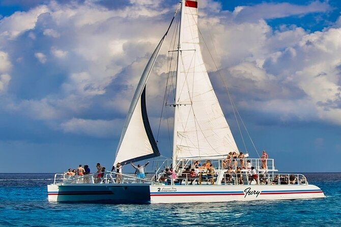 Cozumel Catamaran Experience with Snorkeling & Beach Club - Getting to the Catamaran: The 1:00 pm Departure From Cozumel