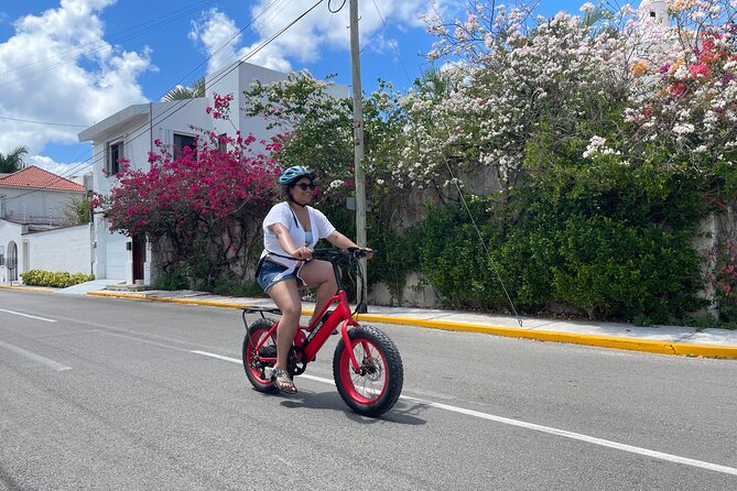 Cozumel: City Tour by E-bike - Stop 3: Monumento a la Hispanidad, Grijalva, and a Mayan-pyramid lesson