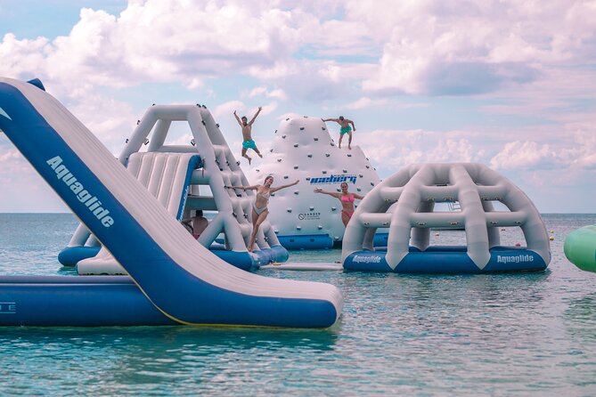 Cozumel: Paradise Beach Club All-Inclusive Day Pass - Food at the on-site restaurant, plus chair service