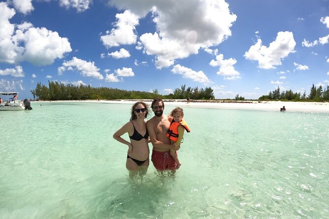 Cozumel: Snorkeling to El Cielo & Cielito with drinks & Snack - Boat comfort, tight space, and safety in the loading moments