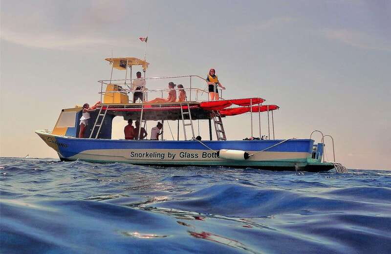 Cozumel: VIP Glass Bottom Boat & Snorkeling 3 Reefs Tour - Reef stop one, Villa Blanca Garden Beach for an easy first look