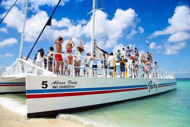 Deluxe Catamaran in Cozumel with Snorkeling Lunch and Drinks - 1 pm timing and how to actually make it on time
