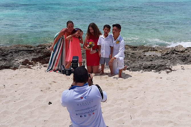 Deluxe Photography Session - Why a pro photo session beats chasing selfies in Cozumel