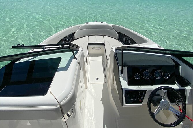 Deluxe Private Boats - 24 ft Sea Ray - Stop 2: Cruising toward San Miguel de Cozumel