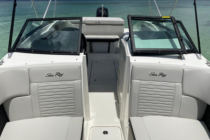 Deluxe Private Boats - 24 ft Sea Ray - Drinks, food, and restroom access that actually help
