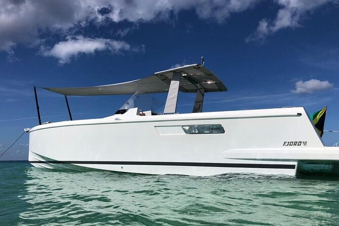 Deluxe Private Boats - 36 ft Fjord - The onboard meal and premium drinks, this is not your average boat lunch