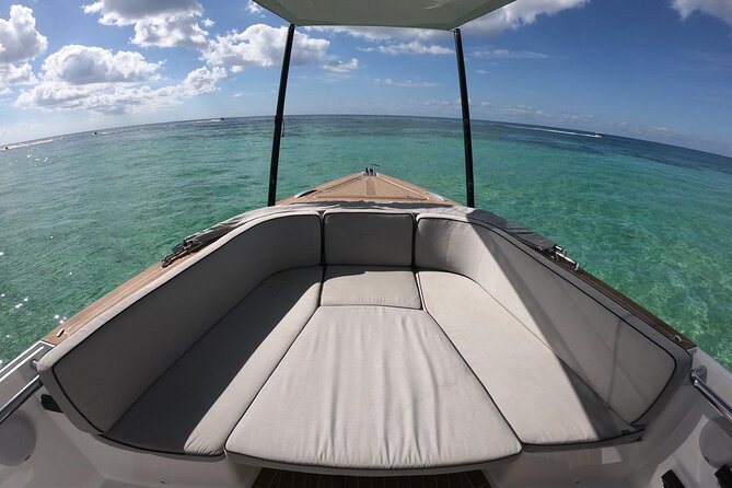 Deluxe Private Boats - 36 ft Fjord - The small stop that still adds up