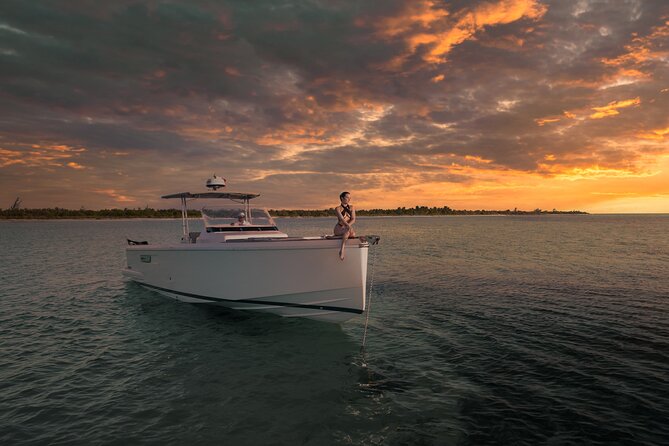 Deluxe Private Boats - 36 ft Fjord - The private boat feeling, with Captain Donny and Alejandro running the show