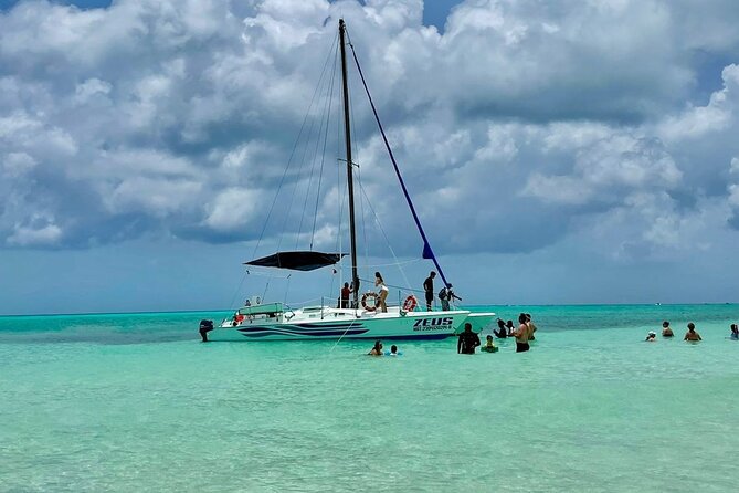 El Cielo Cozumel Snorkeling trip by Catamaran - The reef route: Playa El Cielo, Chankanaab, Palancar, and Columbia