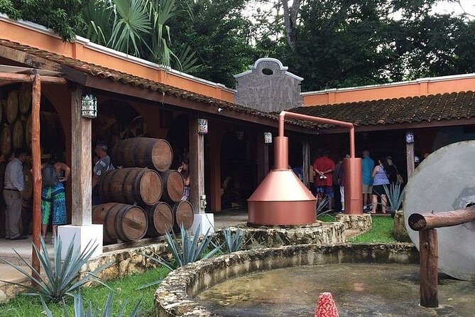 Jeep Tour of Cozumel with Lunch and Beach Club - Stop 4: Cozumel center monuments in about 35 minutes