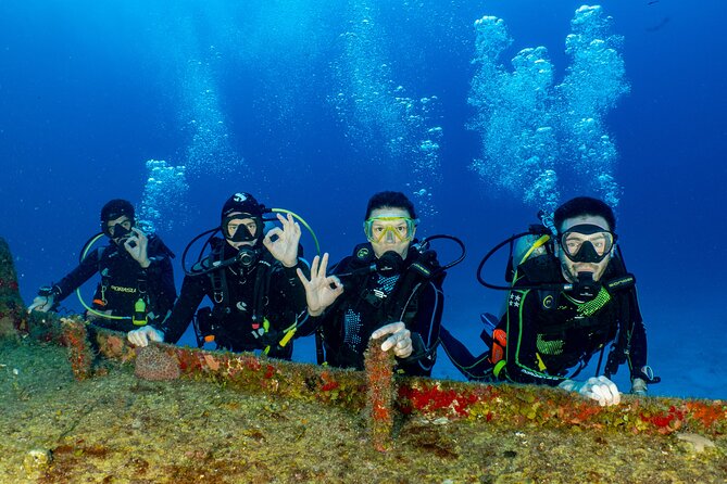 Learn diving with the Open Water course PADI ! - Day one: pool practice and getting your body comfortable fast
