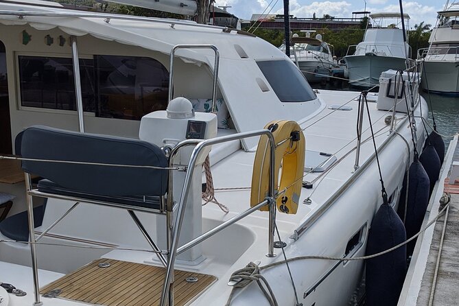 Private 6 Hrs 47 ft. Catamaran Snorkel & Cielo Charter (30p. max) - El Cielo sandbar time: clear water and sandy-bottom magic