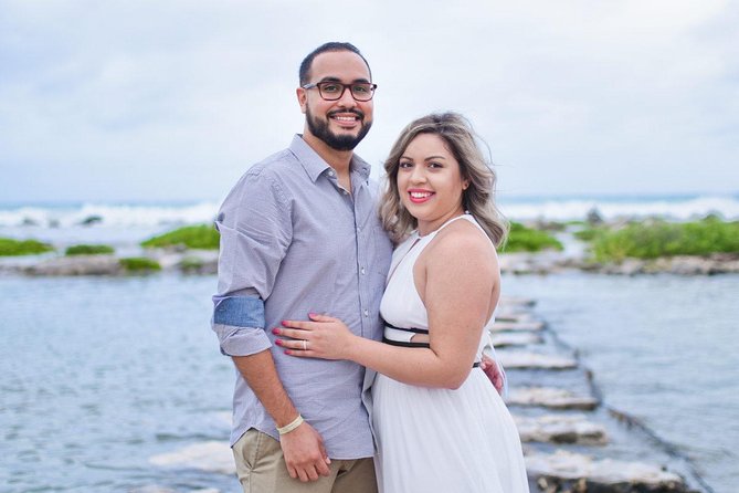 Private Photo Session with a Local Photographer in Cozumel - Private Cozumel Portraits, Just Your Group