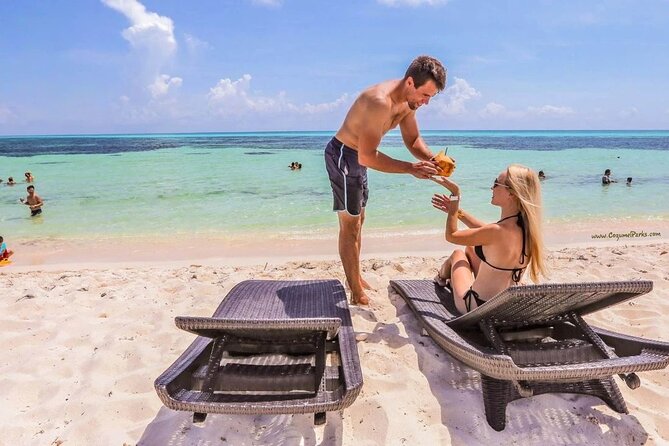 Private Tour Cozumel your way Jeep 4x4 up to 4 People - Municipal Market: where you can slow down and feel the island