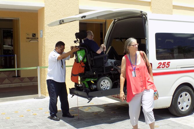 Private Transfer between Cozumel Airport or Ferry, and Hotels - Who should book this transfer, and who might want a different plan