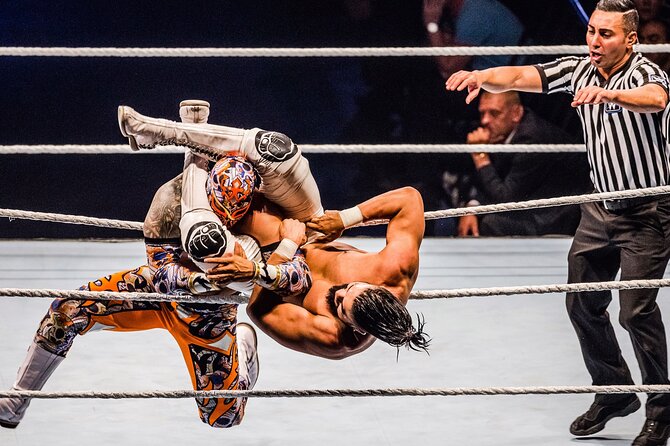 Ticket to Wrestling Show without lining up - Getting there from your cruise port: walk or taxi, and plan for timing